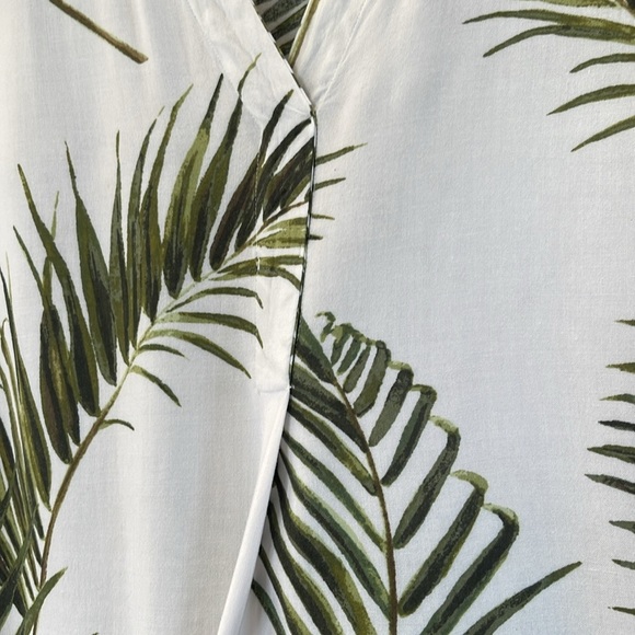 H&M White & Green Palm Leaves Dress - Size US 2 - V-Neck - (Fits like L-XL) - Picture 4 of 11